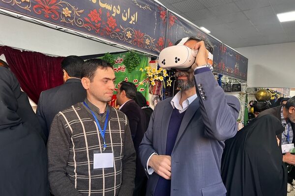پژوهش‌سرای کاوش کهریزک، کانون توجه نخستین روز نمایشگاه دستاوردهای دانش‌آموزی استان