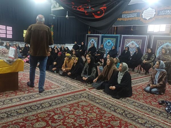 جلسه آموزش خانواده در دبیرستان دخترانه شهر آرا ۲