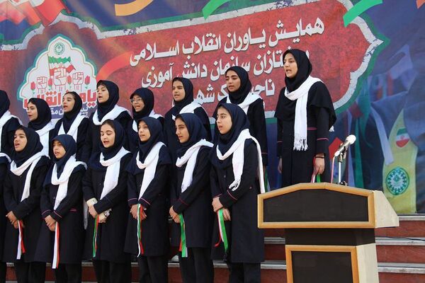برگزاری همایش یاوران انقلاب در مدرسه حضرت ولیعصر(عج)