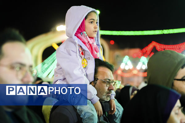 همخوانی سرود «سلام یا مهدی» با حضور ابوذر روحی در مسجد جمکران