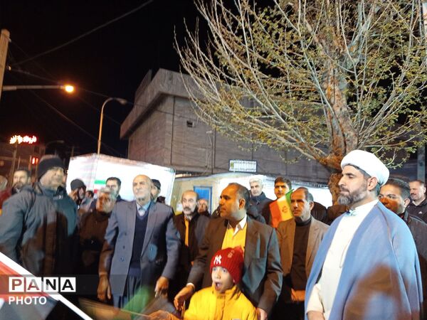 حضور در صحنه و تداوم حفظ وحدت ملی 