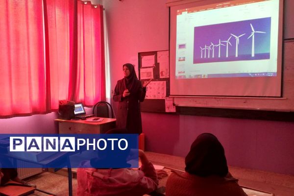  کارگاه‌های علمی و پژوهشی در مدرسه شهید همت شهرستان ملارد 