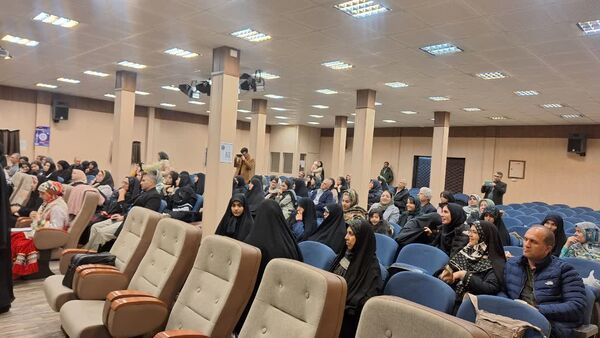 گردهمایی نویسندگان دهه هشتادی در تهران