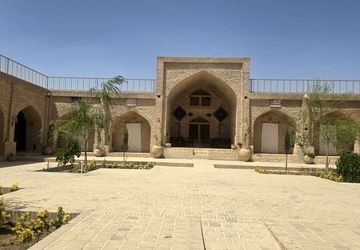 کاروانسرای کهن و تاریخی بلاباد مابین جاده اصفهان به نائین