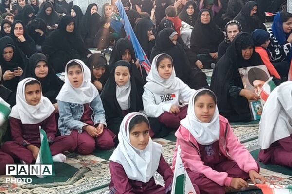 هم‌صدایی دانش‌آموزان قلعه‌رئیسی برای پرواز شهدای میناب