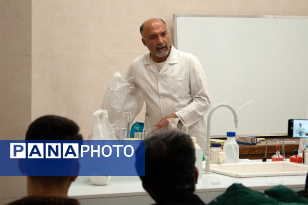 کارگاه استانی"طراحی آزمایش‌های جذاب و کاربردی" ویژه دبیران شیمی 