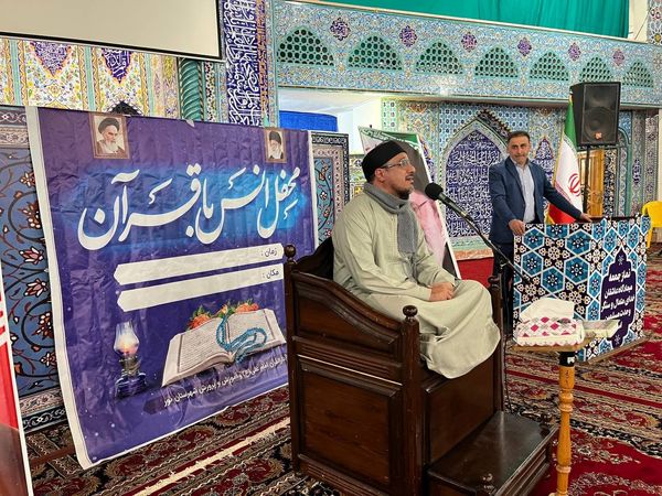 تلاوت آیات نور بخش قرآن در ایام بهار قرآن 