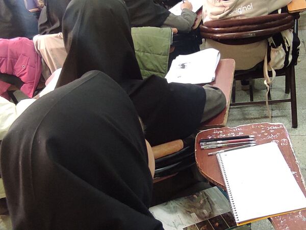 کلاس های تقویتی در دبیرستان نمونه اندیشه