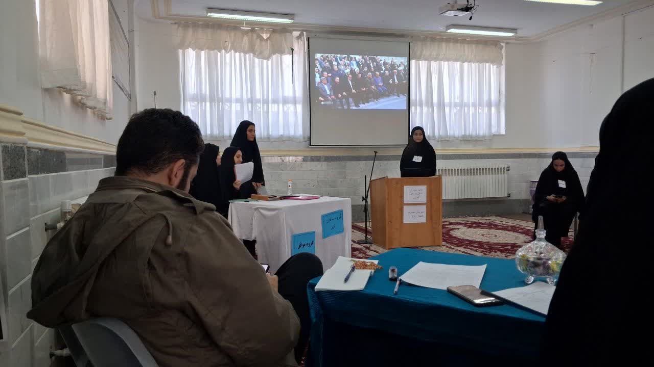 تقویت سخنوری و اعتماد به نفس از اهداف مهم برگزاری مناظره های دانش آموزی است