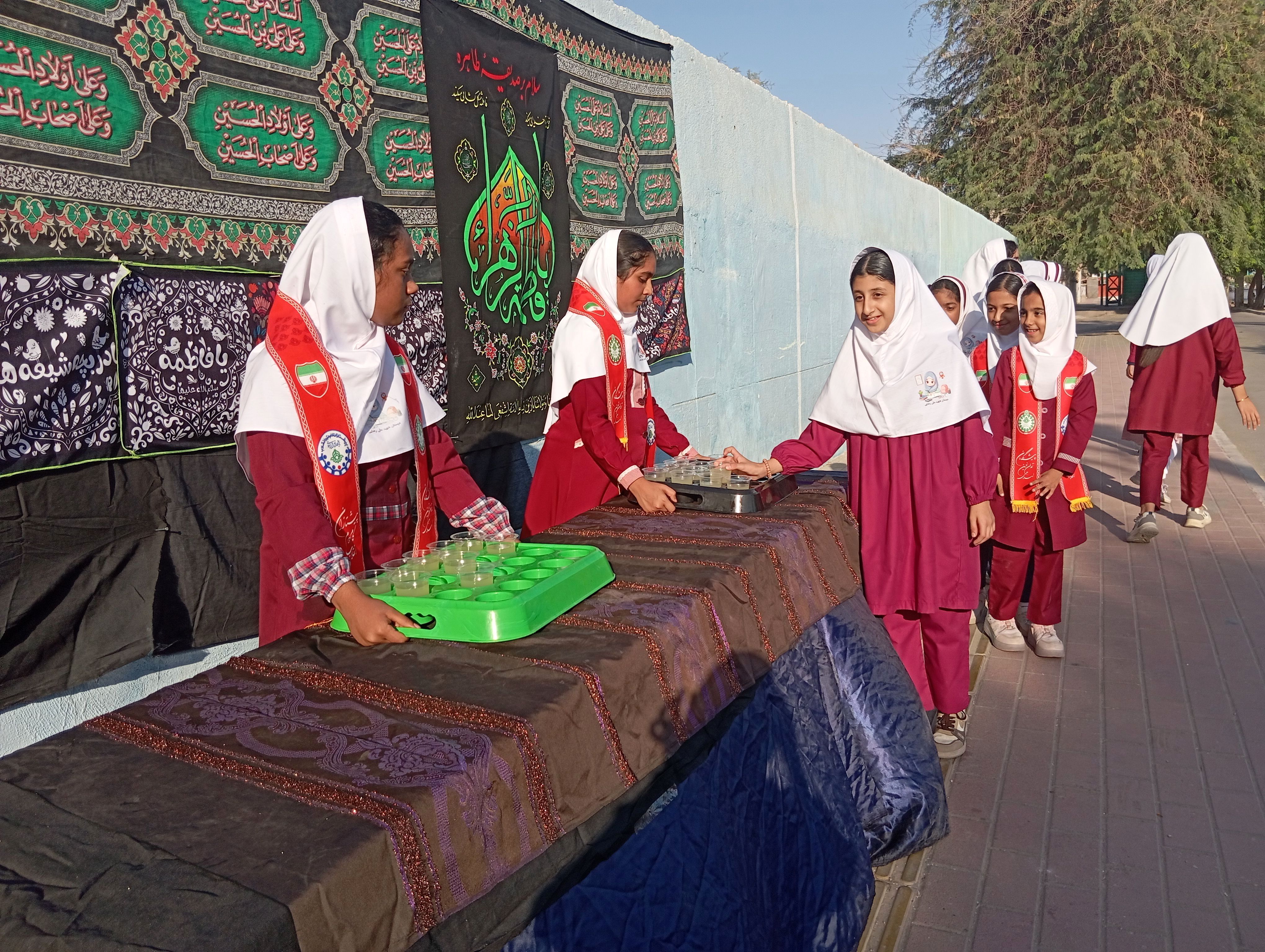 حال و هوای معنوی در دبستان شهید علی رضایی بندرعباس