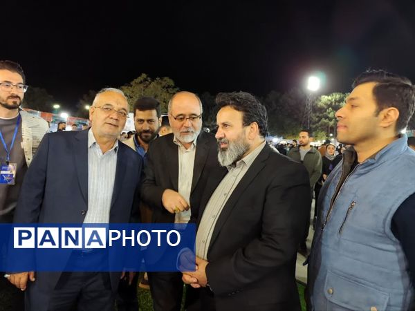 بازدید رئیس شورای شهر و معاون فرهنگی و اجتماعی شهرداری مشهد مقدس از غرفه منطقه ۱۰ در جشنواره خانواده ورزش 