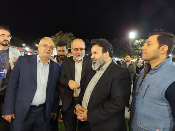 بازدید رئیس شورای شهر و معاون فرهنگی و اجتماعی شهرداری مشهد مقدس از غرفه منطقه ۱۰ در جشنواره خانواده ورزش 