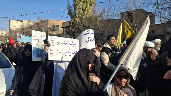 جلوه‌های باشکوه حضور مردم قم در راهپیمایی ۲۲ دی