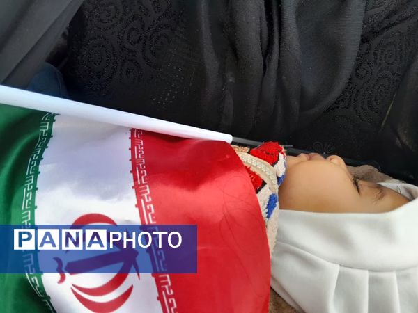 حضور مردم روستای دهشیر شهرستان تفت در راهپیمایی ۲۲ بهمن