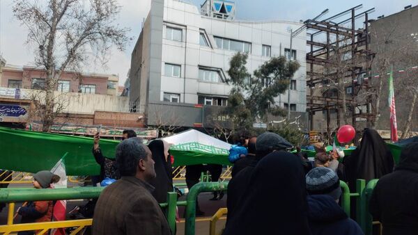 جشن پیروزی انقلاب در خیابان‌های تهران