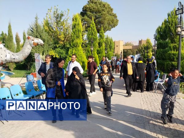 جشنواره و همایش بزرگ اتیسم به مناسبت روز جهانی کودک