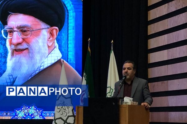 کارگاه آموزشی پیشگیری از آسیب‌های فضای مجازی در ایوان ری شهرری