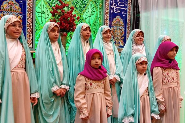 آغاز آیین معنوی اعتکاف در مصلای اسلامشهر با حضور گسترده نوجوانان