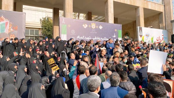 شکوه حضور فرهنگیان مناطق تهران در تشییع شهید گمنام