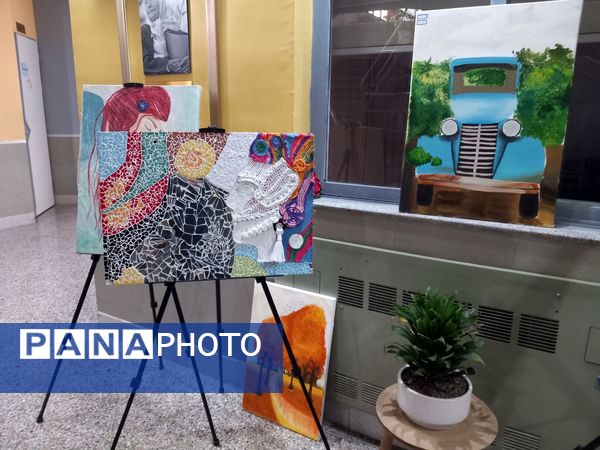 نمایشگاه دستاوردهای هنری دردبیرستان مصلی نژاد