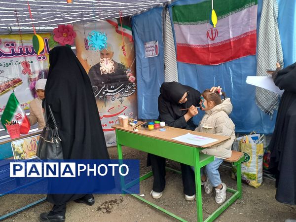 حضور دانش آموزان اسلامشهری در راهپیمایی ۱۳ آبان