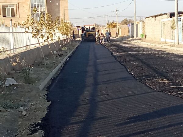 آغاز عملیات آسفالت ریزی در روستای درخت سنجد 