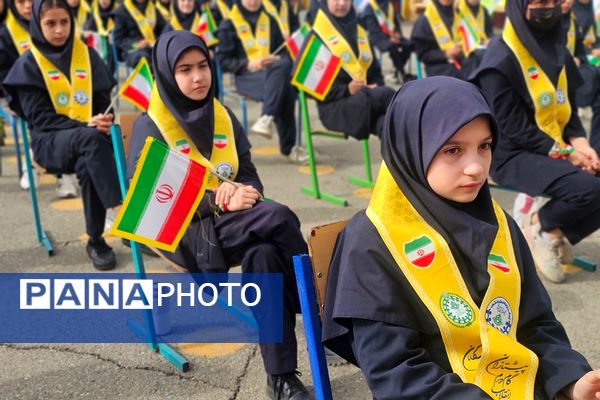  همایش «یاوران انقلاب» با محوریت نقش آفرینی دانش آموزان در گام دوم انقلاب