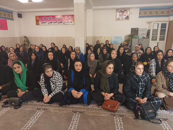 کارگاه آموزشی، برای اولیا دانش‌آموزان در اردبیل
