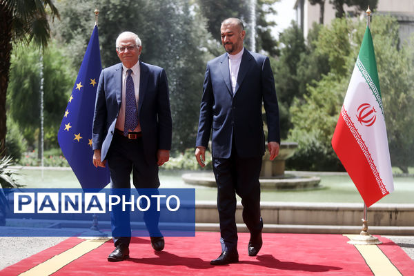 دیپلمات شهید