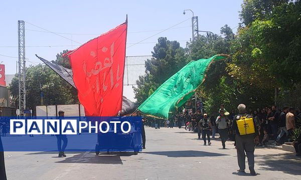 برپایی پرشور مراسم عزاداری سیدالشهدا در خیابان‌های نیشابور 
