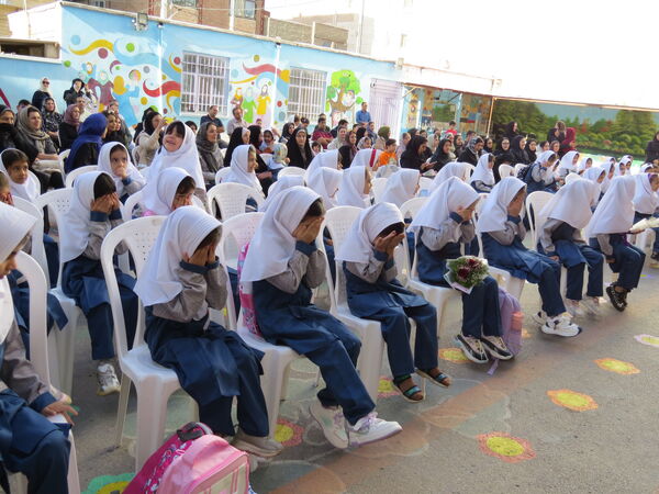 جشن شکوفه ها مدرسه ۱۷شهریور