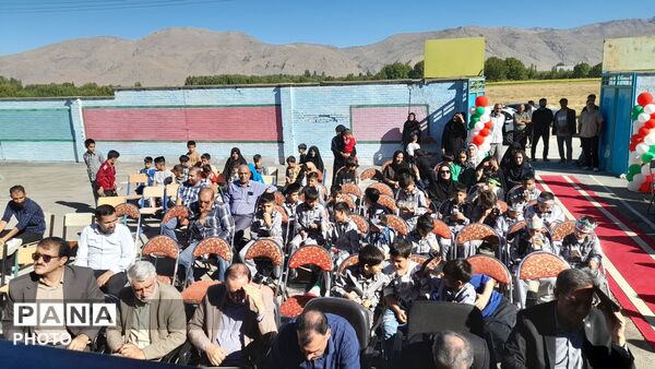 جشن شکوفه‌ ها در دبستان پسرانه شهید رجایی شهرستان سلسله 