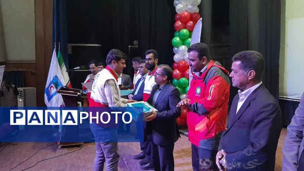 آیین تجلیل از جوانان، امدادگران، داوطلبان و مربیان هلال احمر کاشمر