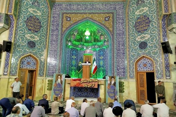 حضور فرهنگیان ناحیه دو شهرری در نماز جمعه 