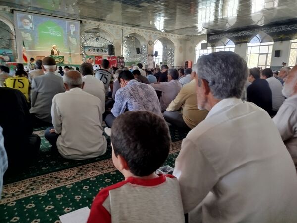 نماز جمعه شهرستان کاشمر با حضور پر رنگ مردم برگزار شد 