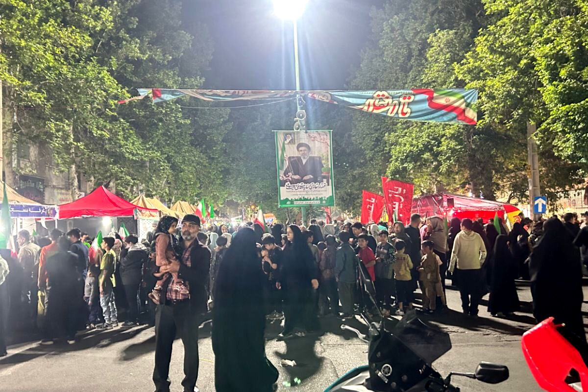حضور پرشور مسئولین متعهد در غرفه‌ فرهنگیان
