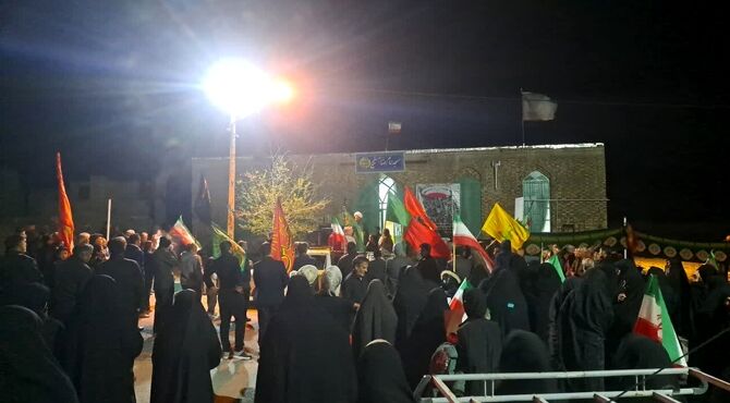 رژه خودرویی به مناسبت چهلمین روز شهادت رهبر در بهاباد