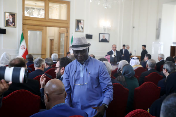 نشست معاون حقوقی و بین المللی وزیر امور خارجه با سفرا و روسای نمایندگی‌های خارجی
