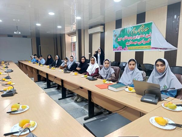 مراسم تقدیر از دانش‌‌آموزان فعال خبرگزاری پانا در میناب