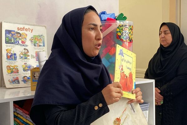 دانش‌آموزان دبیرستان نگین‌دانش ورامین میهمان کتابخانه رازی شدند