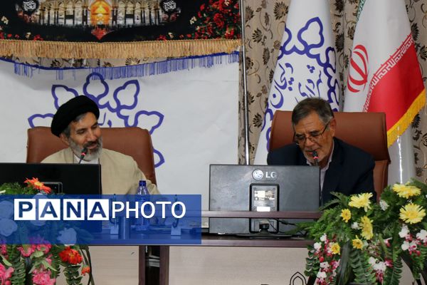 نشست ادبیات آیینی در دلیجان