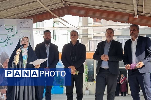 نواخته شدن زنگ سلامت‌روان توسط نماینده شهردار ری در دبیرستان ارشاد