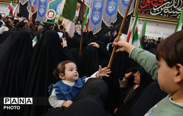 وداع با پیکر شهید امیر سرلشکر سید عبدالرحیم موسوی در حرم بانوی کرامت