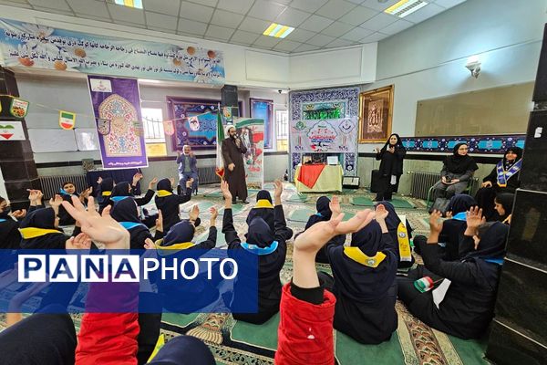 همایش «یاوران انقلاب؛ پیشتازان مقاومت» در دبیرستان دخترانه شهیدوجدانی پاک چهاردانگه 