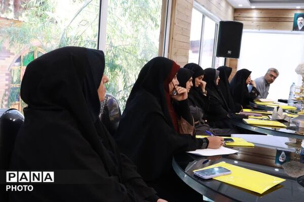 هم‌افزایی مدیران سوادآموزی پایتخت در منطقه ۱۴؛ گامی نو در توانمندسازی کارکنان