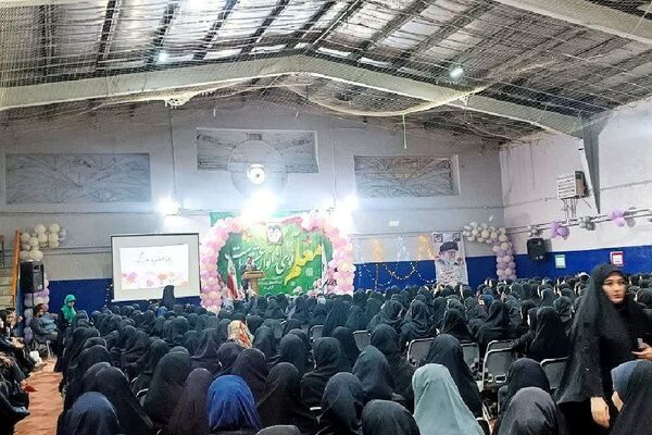 مراسم گرامیداشت روز معلم در مرکز آموزش عالی عترت واوان اسلامشهر