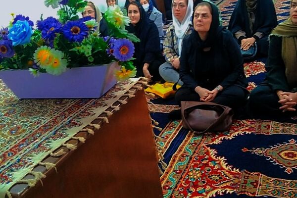 جلسه آموزش خانواده در دبیرستان پروین اعتصامی