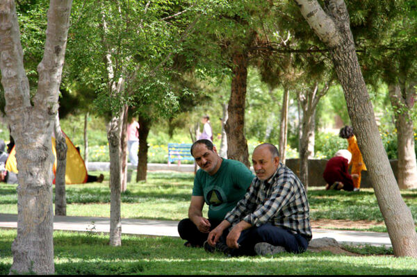 جلوه هایی از دورهمی روز طبیعت در بوستان‌های قم
