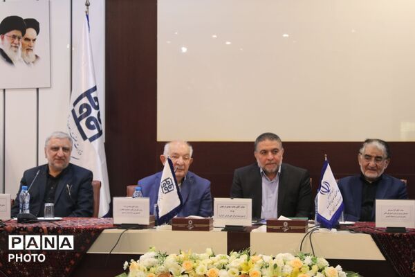 هم‌اندیشی رؤسای ادارات فرش کشور در مشهد برای تقویت صنعت فرش ایران