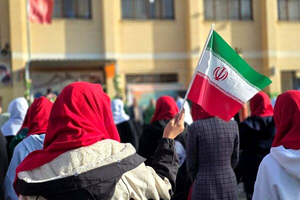 زنگ انقلاب در ملارد با حضور مدیرکل آموزش و پرورش شهرستانهای تهران نواخته شد